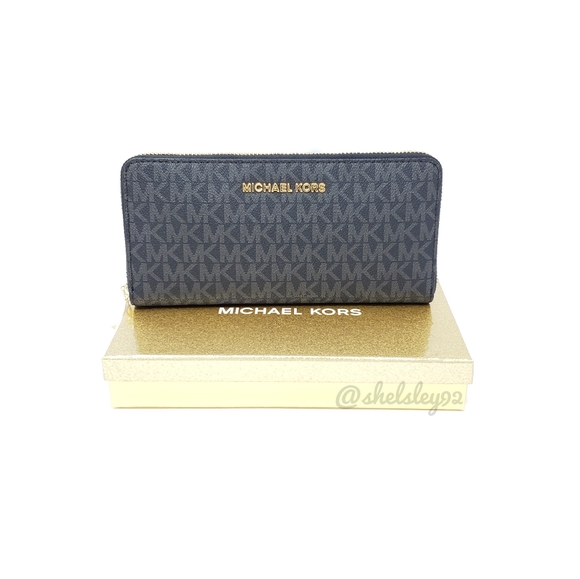 Michael Kors Handbags - Michael Kors Giftables Continental Wallet Black